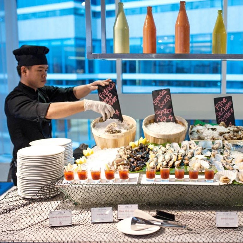 Melia Hotel ၏ Friday Night Seafood Buffet